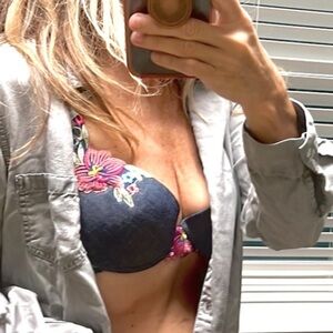 Victorias Secret,34B,Gorgeous Appliqué Wear Everywhere Push-Up Bra,Adjustable